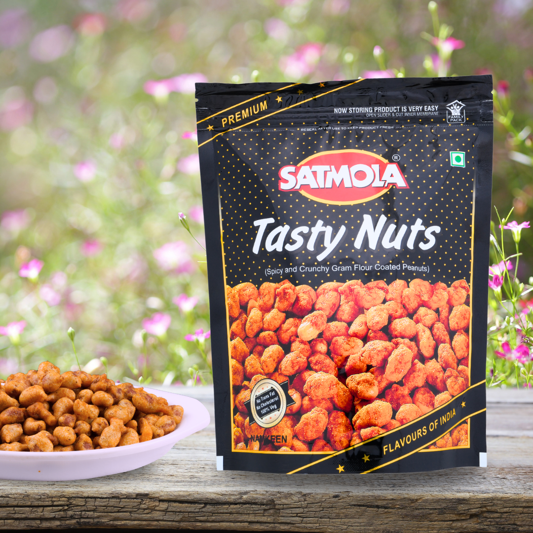 Satmola Combo Pack -Tasty Nuts+Aloo Bhujia + Navrattan Mix + Moong Daal + Paneer Bhujia